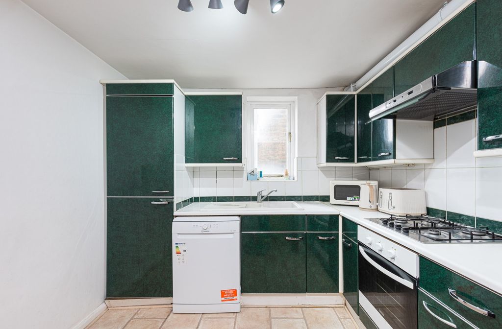 Property photo 3 of 6