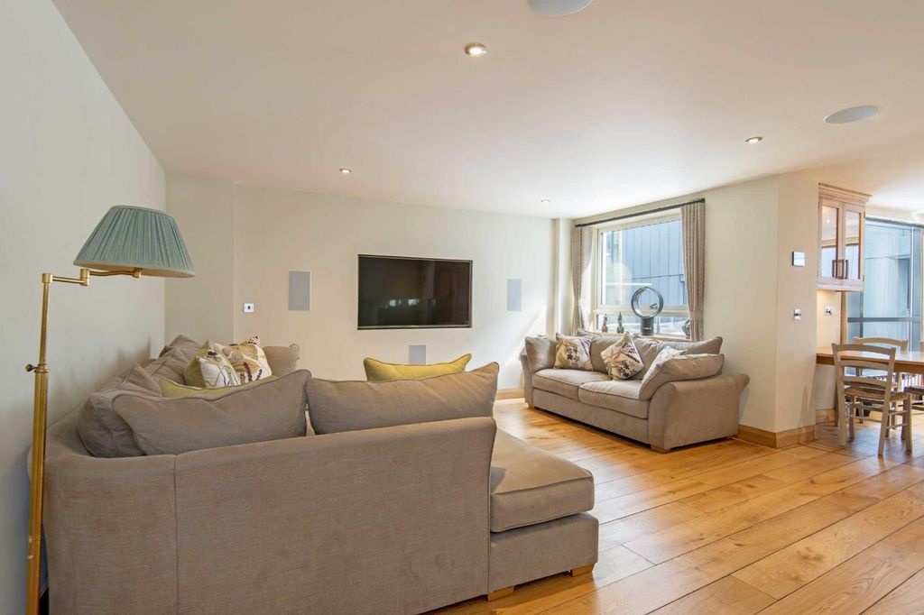 Property photo 1 of 17 Picture No. 06