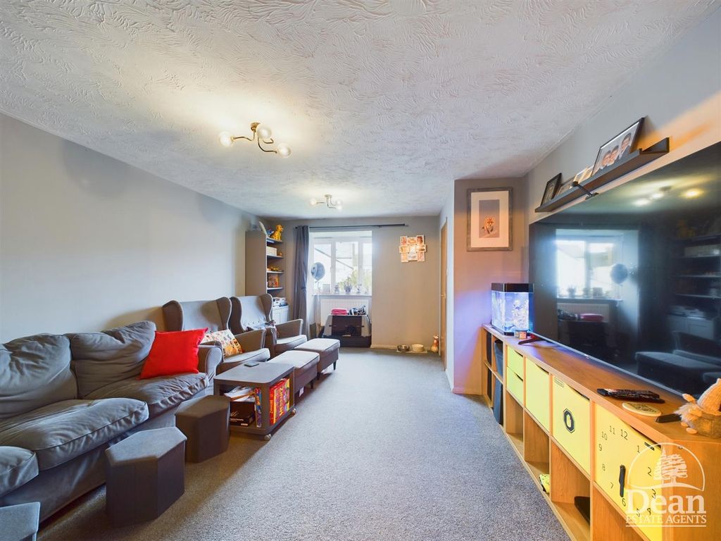 Property photo 3 of 17