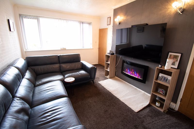 Property photo 2 of 14 Lounge
