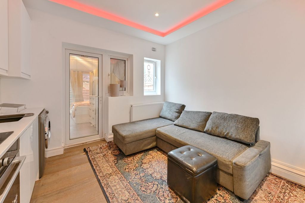 Property photo 1 of 7