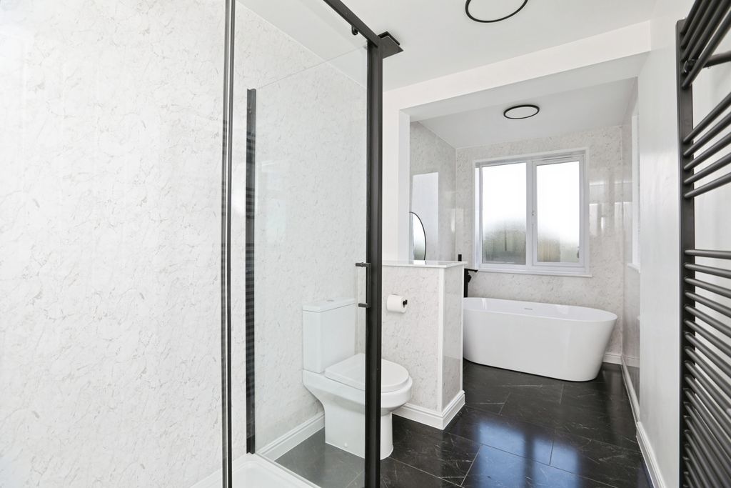 Property photo 1 of 17 Pbox-Img.Jpg