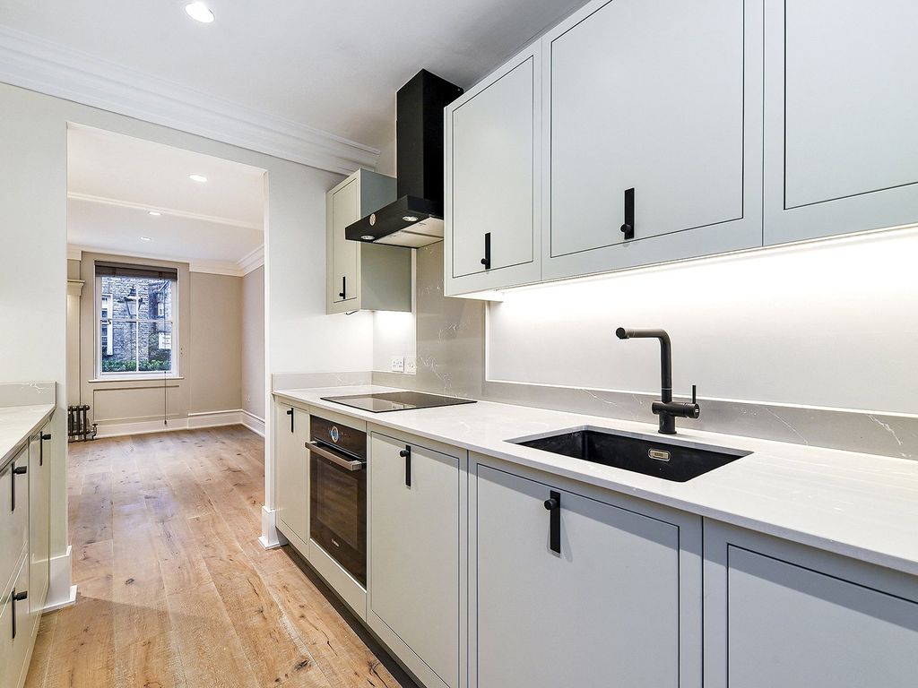 Property photo 2 of 15 Monmouth St