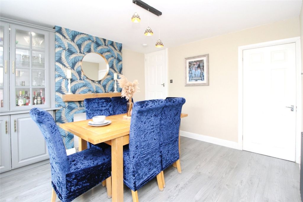 Property photo 2 of 18 Dining Room