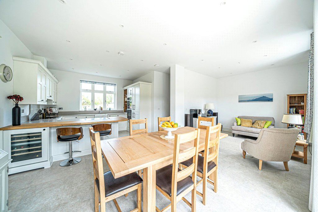 Property photo 3 of 37 Picture No. 34