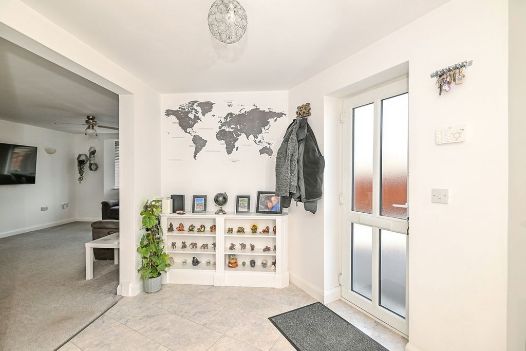 Property photo 2 of 19 Pbox-Img.Jpg