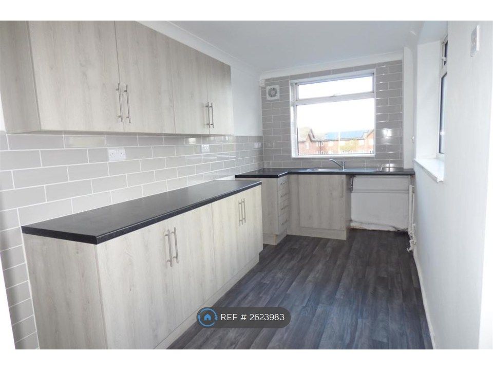 Property photo 1 of 9 Kitchen