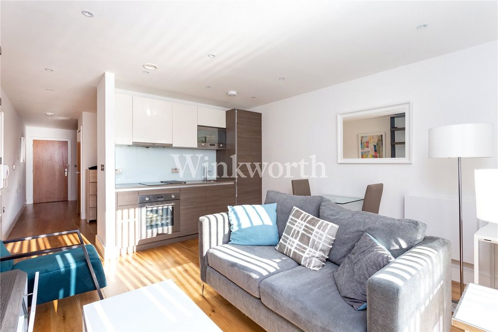 Property photo 1 of 7 Living Room