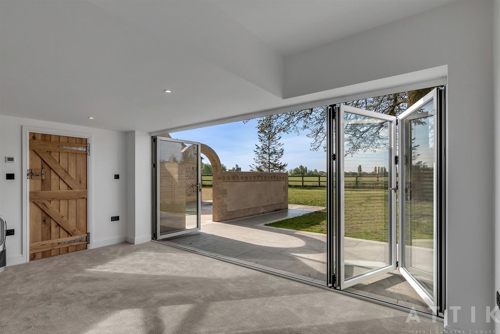 Property photo 2 of 59 The Beeches, Watton Road, Shropham, Nr17 1Dy (5).J