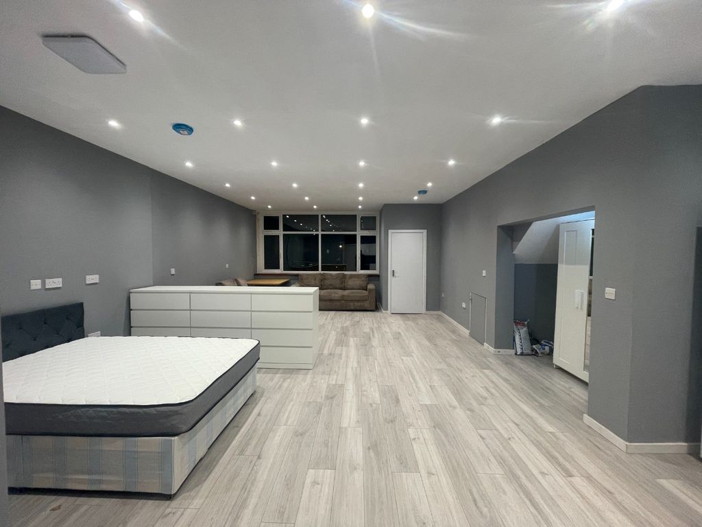 Property photo 2 of 7 4483362