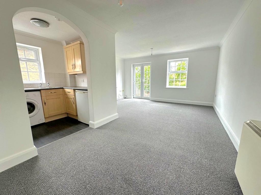 Property photo 2 of 8 3.Jpg