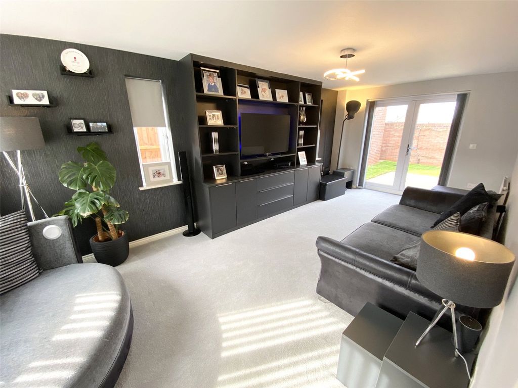 Property photo 2 of 24 Picture No. 22