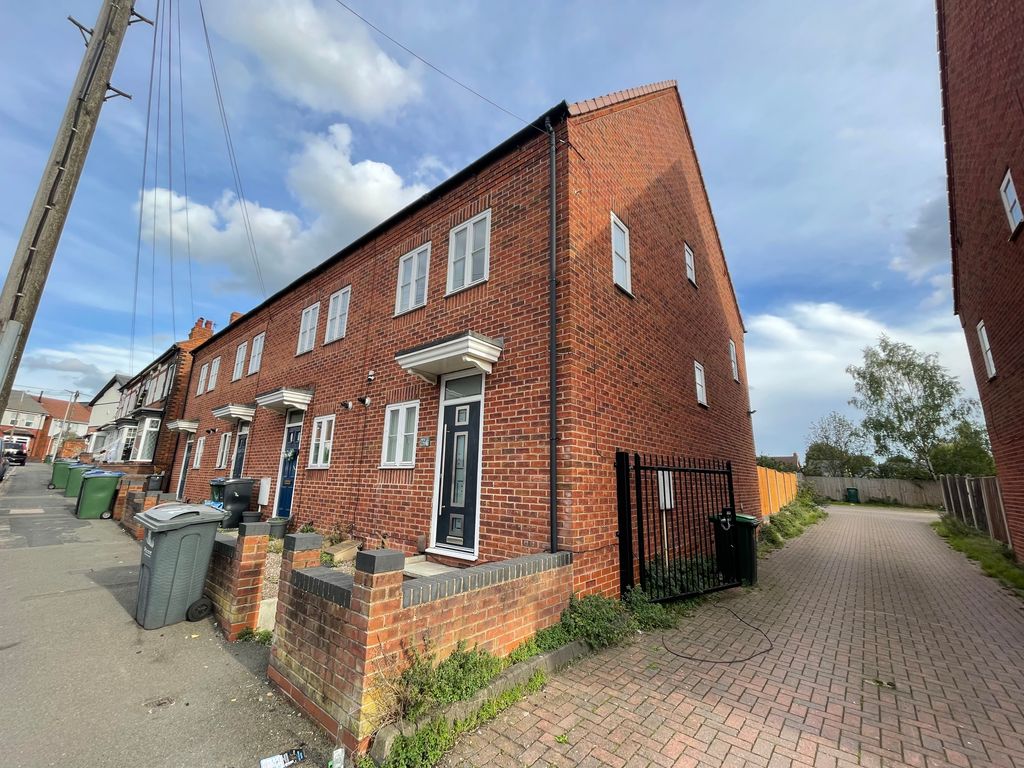 Property photo 1 of 11 External