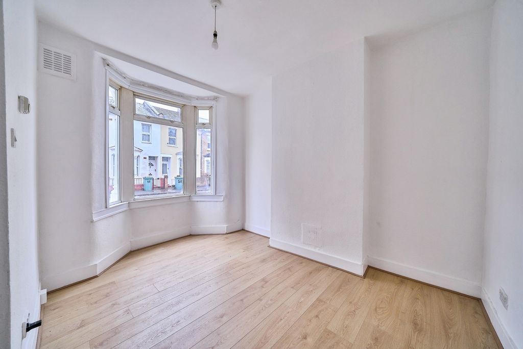 Property photo 2 of 18 Pbox-Img.Jpg