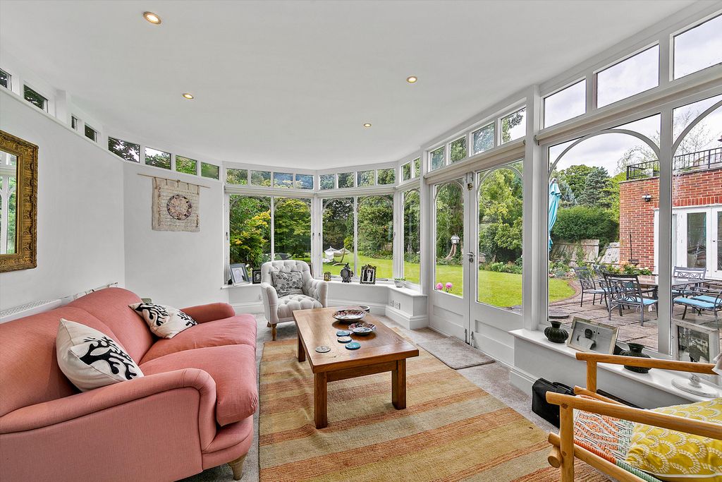 Property photo 2 of 17 Image