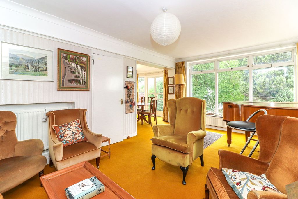 Property photo 3 of 38