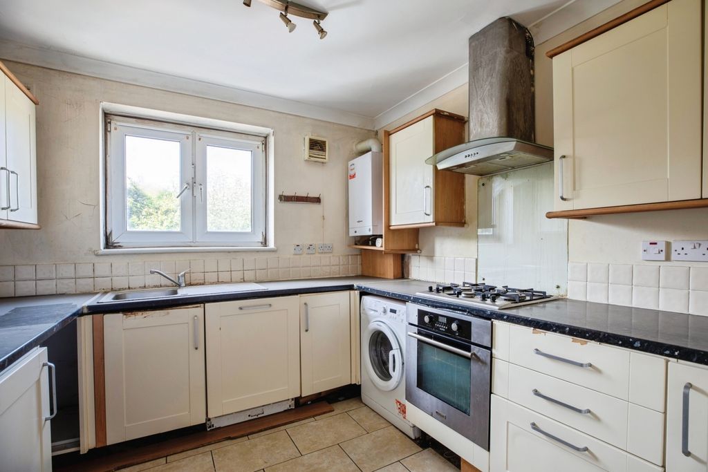 Property photo 3 of 8 Image 2