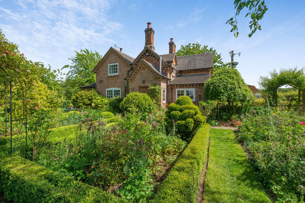 Property photo 1 of 43
