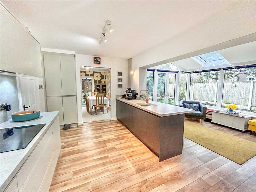 Property photo 2 of 26