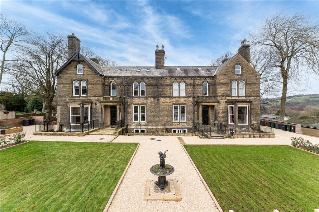 Property photo 1 of 32 Exterior Of Building