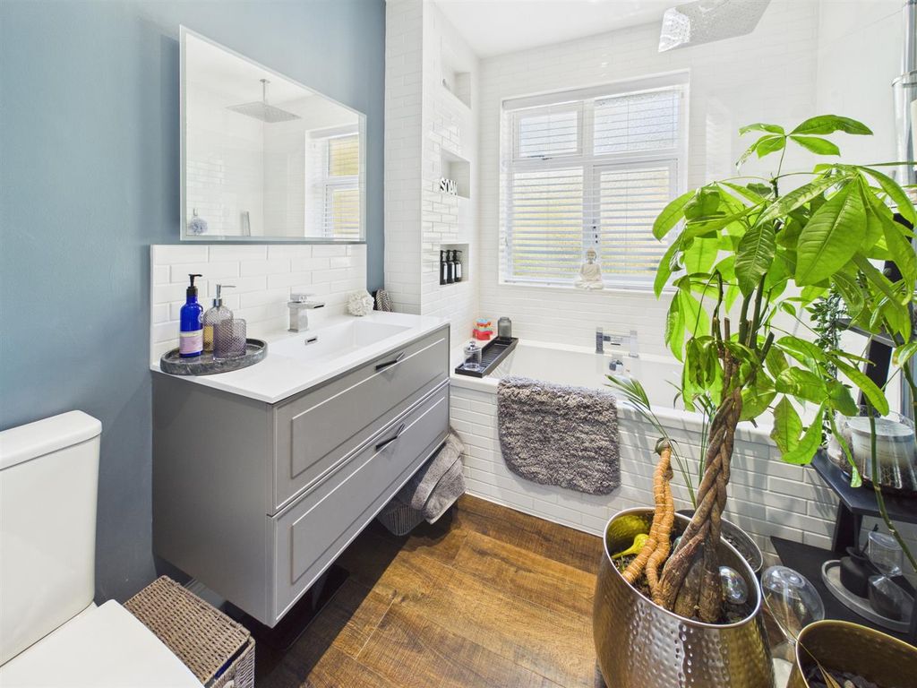 Additional image 18 of 5 bed detached house for saleMead Way, Coulsdon CR5