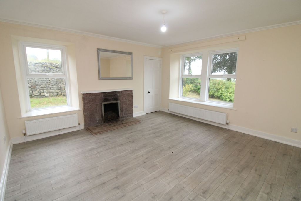 Property photo 3 of 20 Lounge