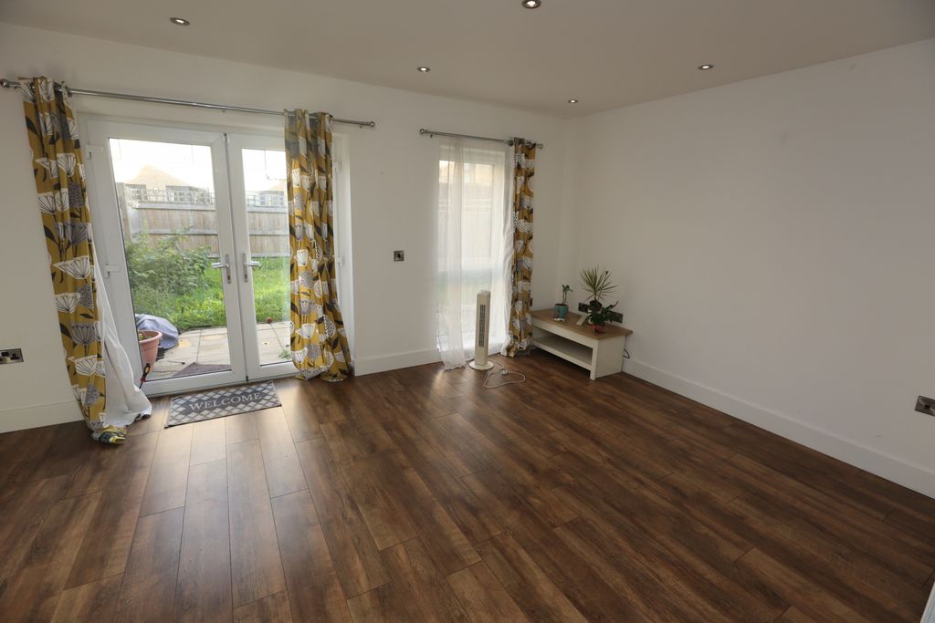 Property photo 3 of 12 Gallery