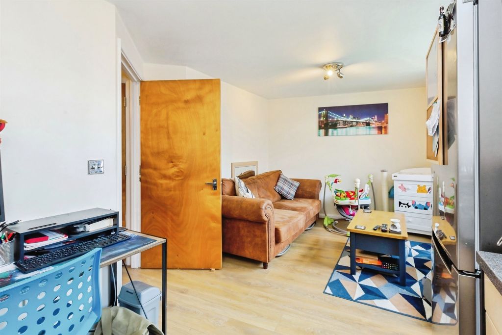 Property photo 3 of 12