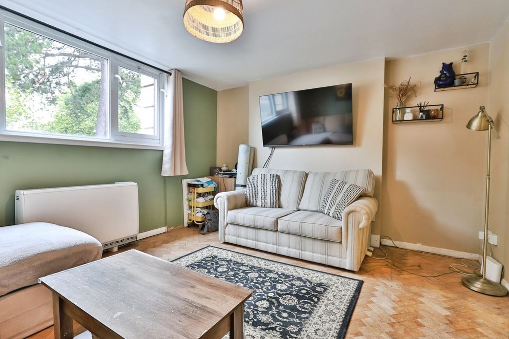 Property photo 2 of 15 Pbox-Img.Jpg