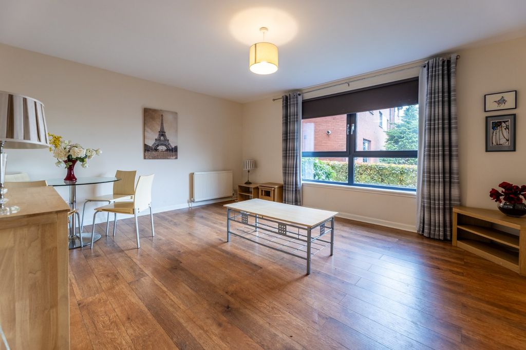 Property photo 2 of 16 Picture No. 15