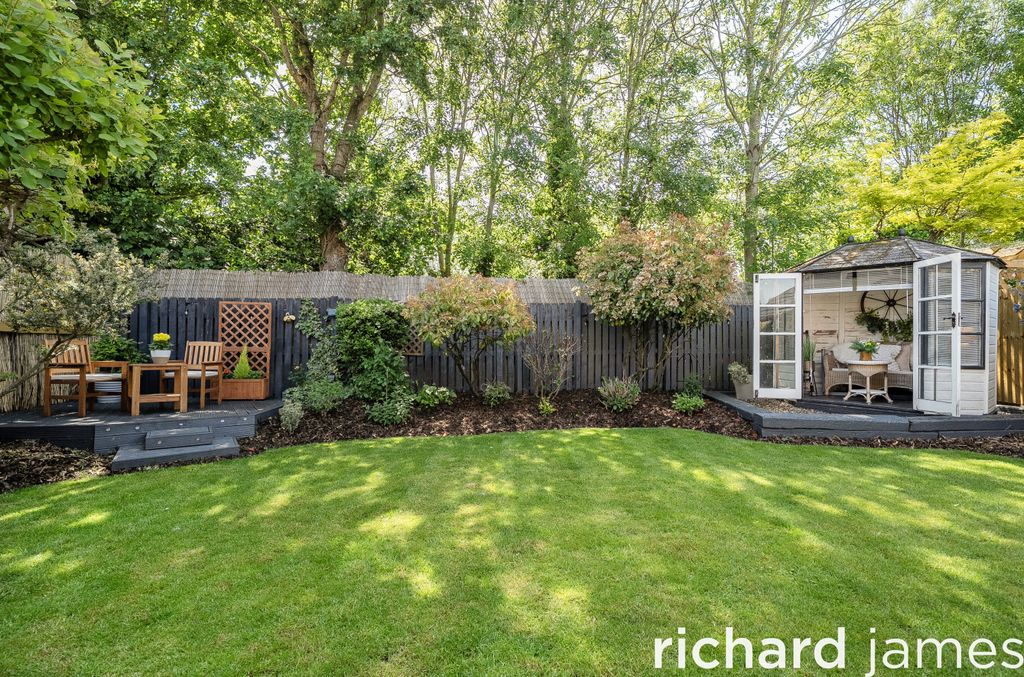 Property photo 2 of 19 31Df577779Ff417483F0F64d50F3A9ba