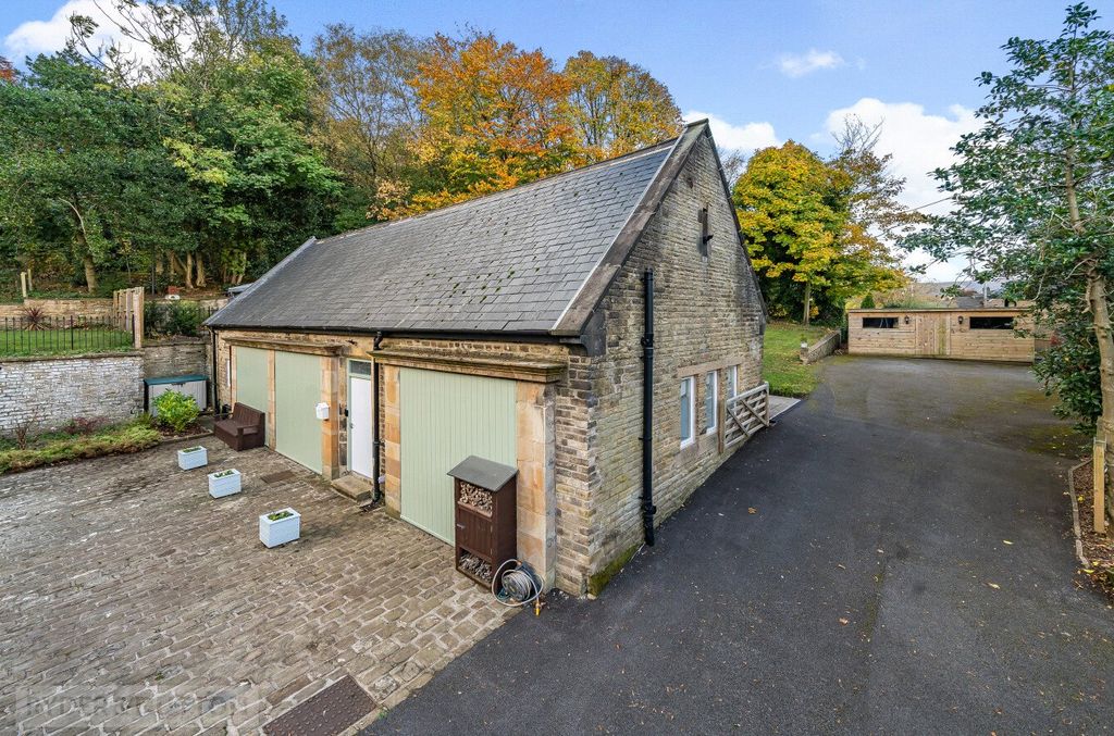 Property photo 2 of 24 Front