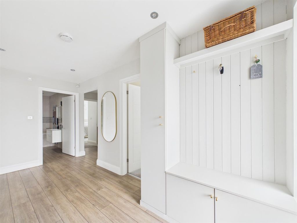 Property photo 2 of 50 Cam03604G0-Pr0260-Still003.Jpg