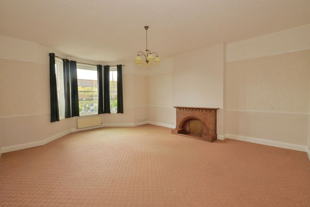 Property photo 2 of 16 Living Room