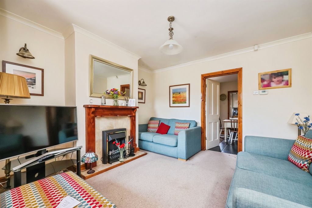 Property photo 2 of 17