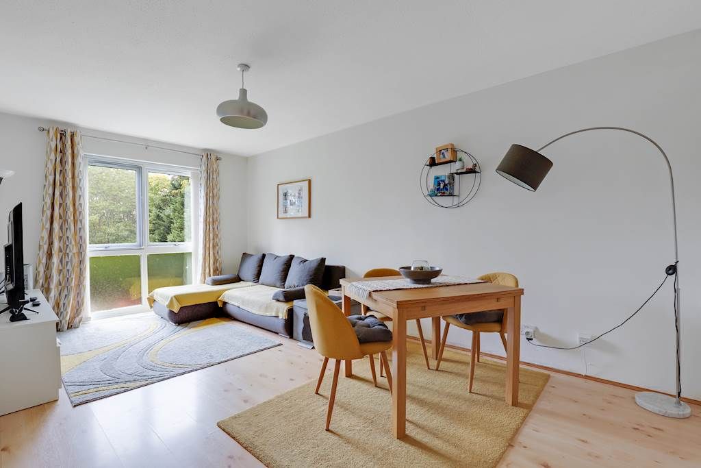 Property photo 2 of 10 13-B62Cjhhgll - 12 Stubbs House - 1-Small