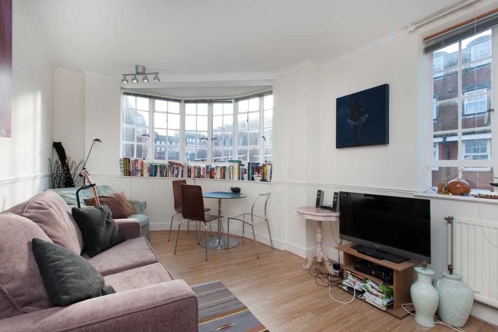 Property photo 2 of 5 Living Room