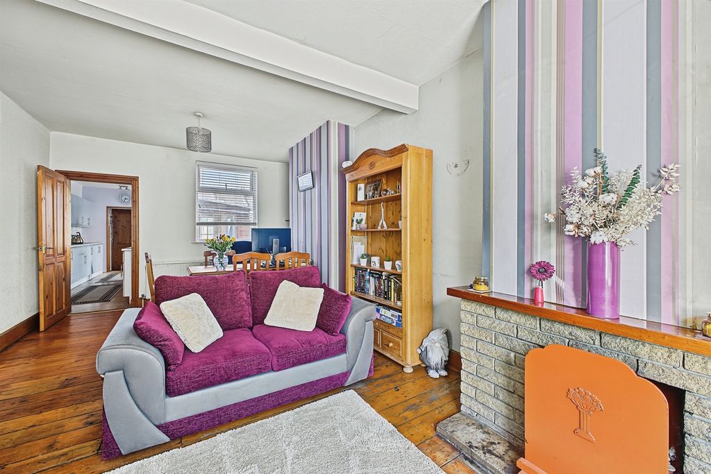 Property photo 3 of 15