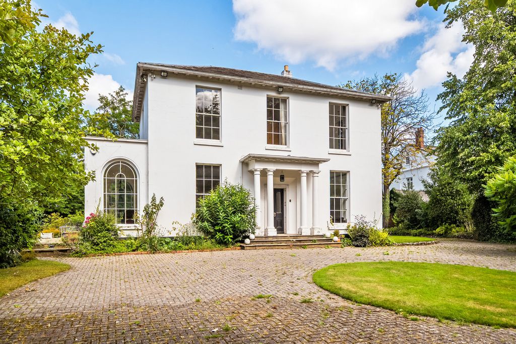 Property photo 1 of 32