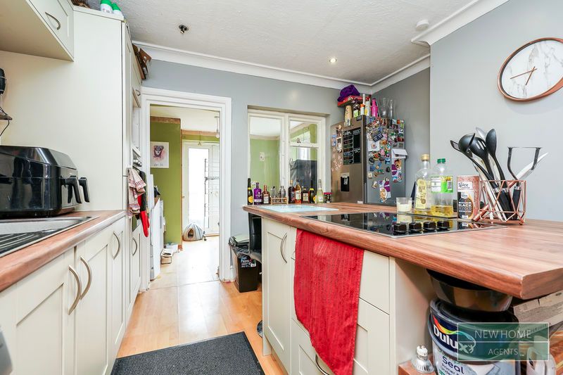 Property photo 3 of 12 Photo 4