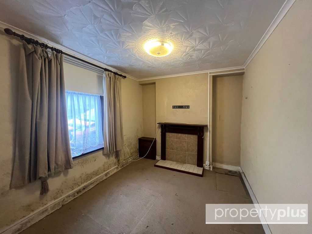 Property photo 3 of 17 Picture No. 02