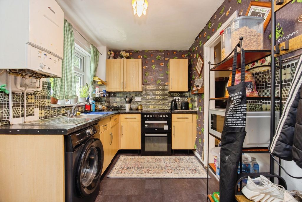 Property photo 3 of 18 Pbox-Img.Jpg