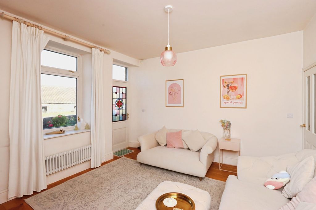 Property photo 3 of 27 Photo