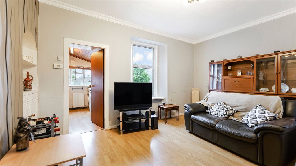 Property photo 2 of 23 Living Room