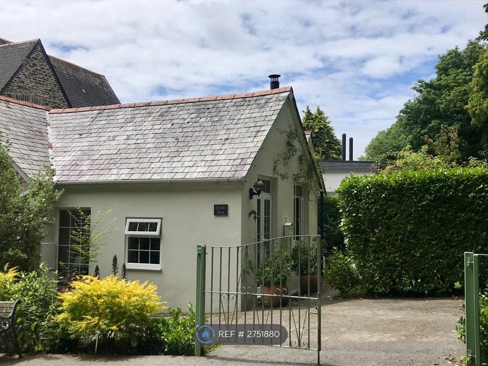 Property photo 2 of 11