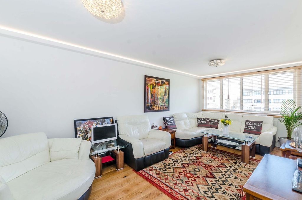 Property photo 2 of 11