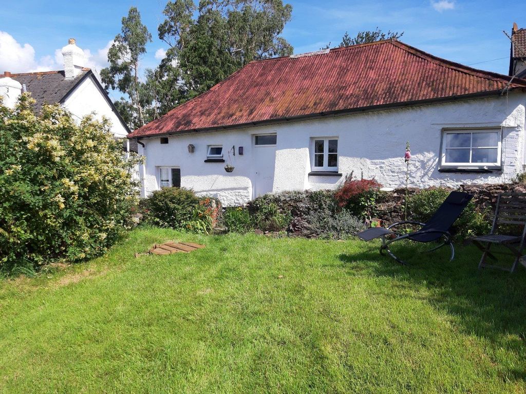 Property photo 1 of 9 Tiverton Seddons
