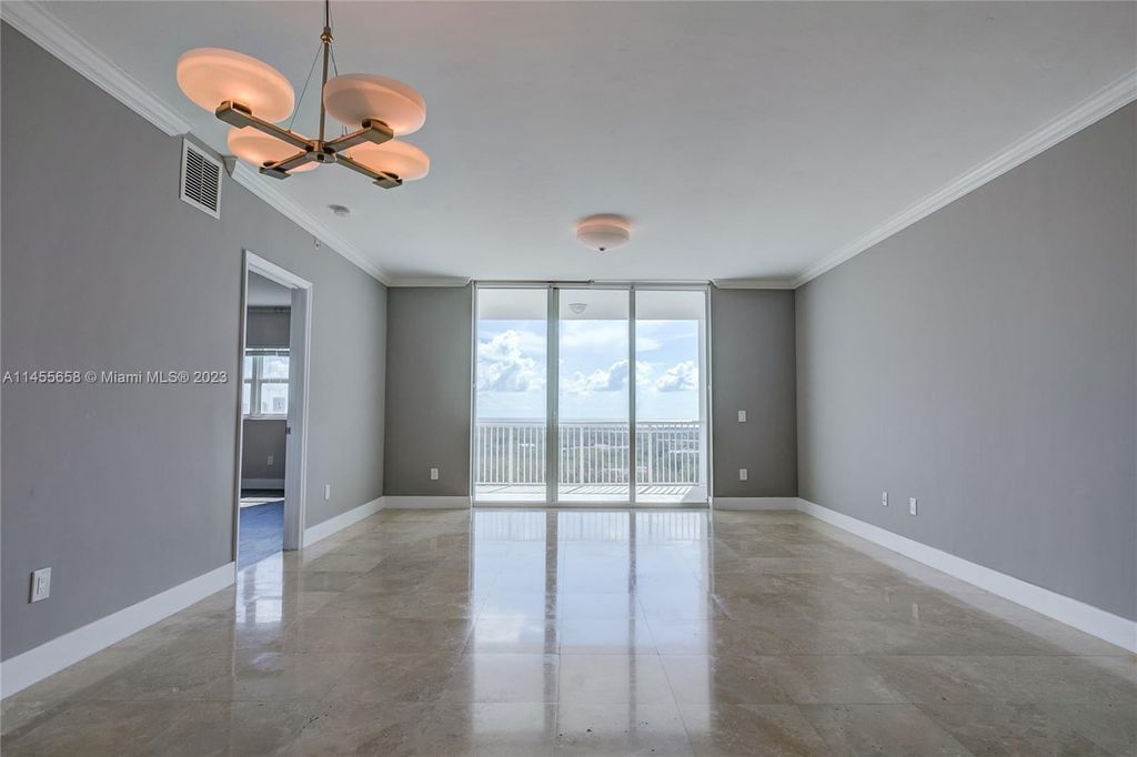 Property photo 3 of 35 <Alttext/>