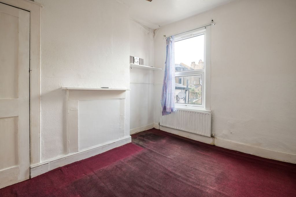 Property photo 3 of 18