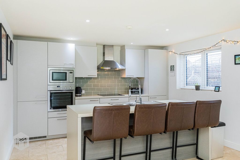 Property photo 3 of 33 Picture No. 29